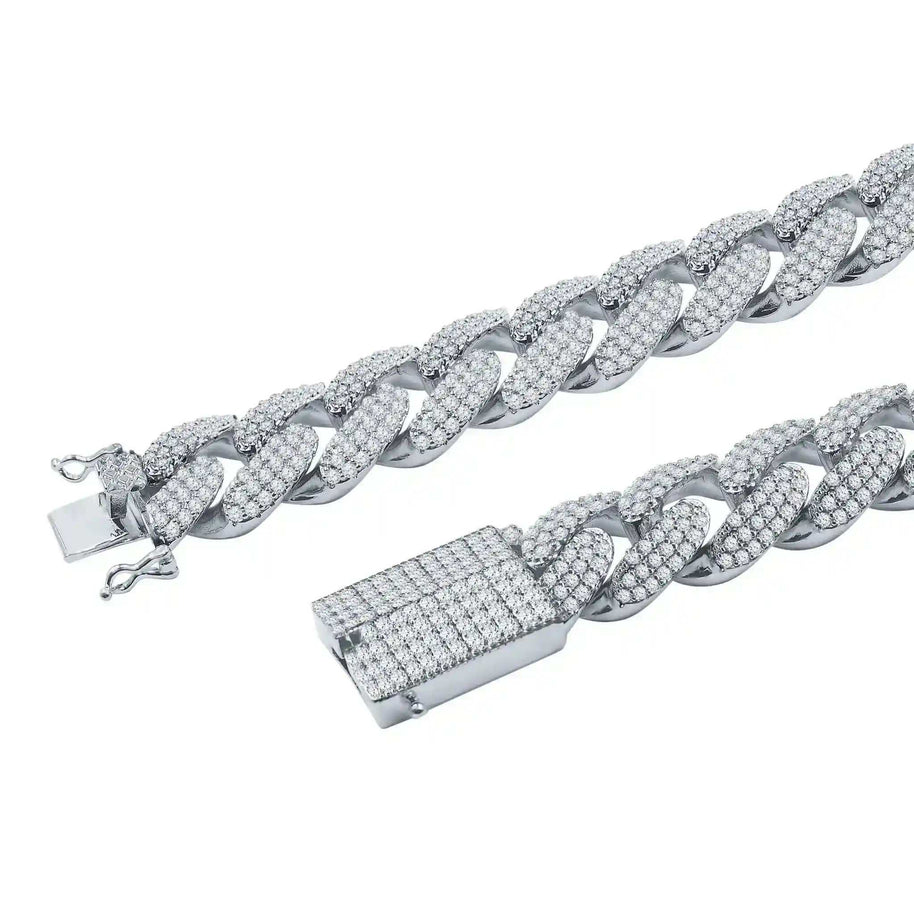 Stallion Iced 18 mm Cuban Chain with sparkling AAA-grade cubic zirconia and durable brass alloy finish