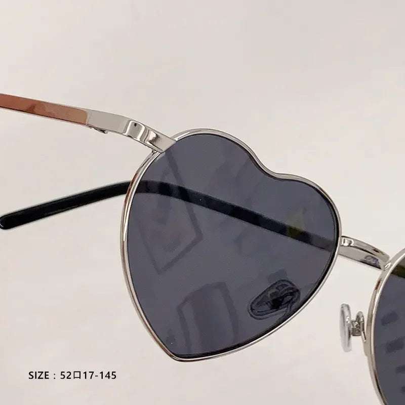 Heart a luv sunglasses with heart-shaped photochromic lenses and metal frame, UV400 protection